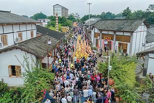 勒伯夫批马杜埃凯：禁区没人硬传中，跟我14岁在村里踢球时一样差